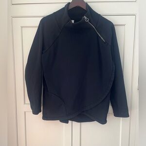 Black Women's Top Petal-Bottomed Sweatshirt